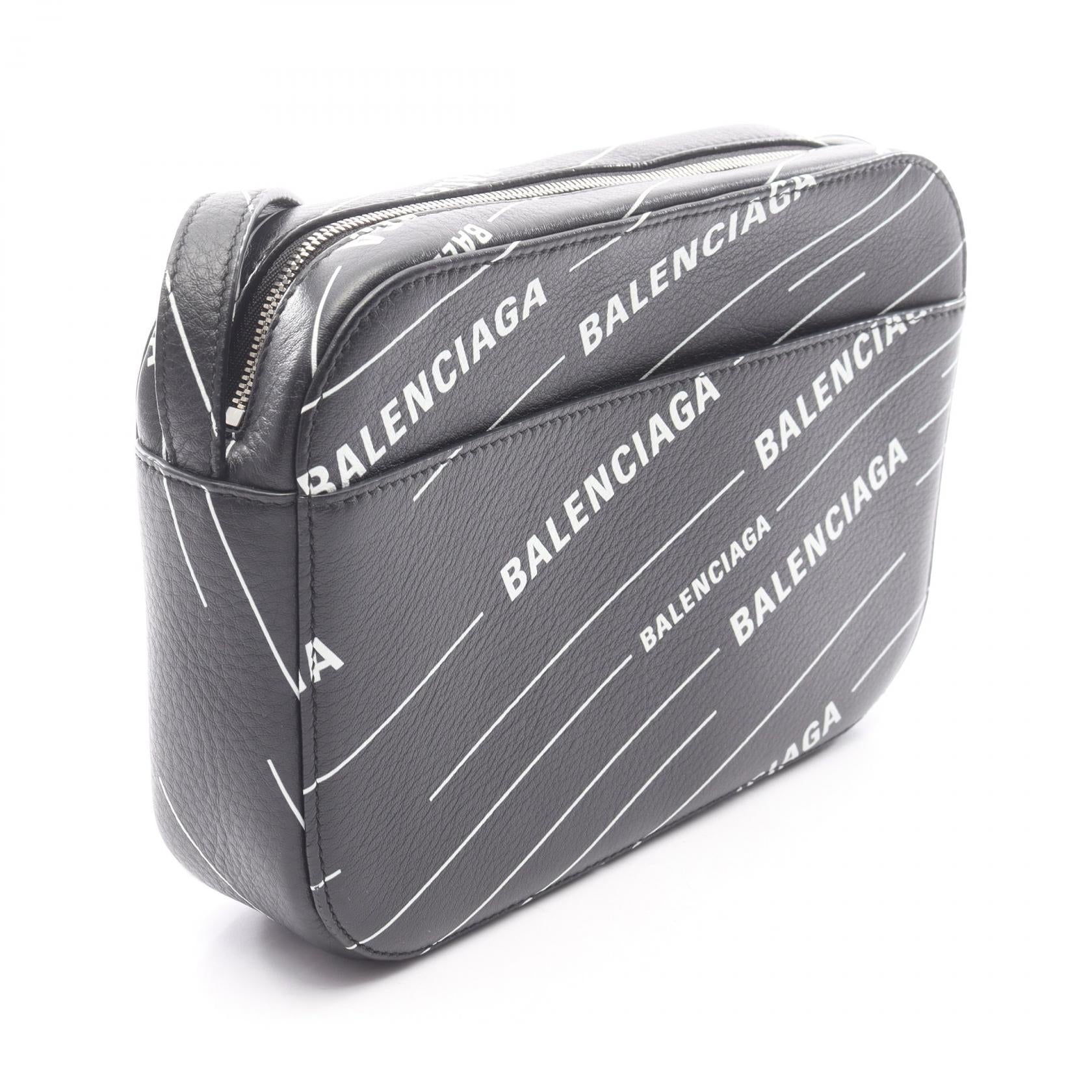 バレンシアガ EVERYDAY CAMERA BAG S レザー ショルダーバッグ