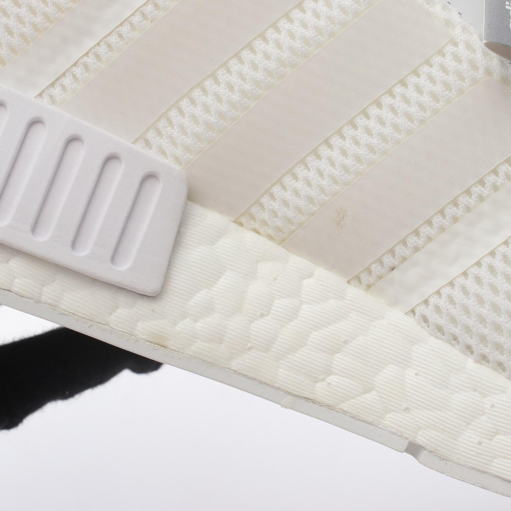 アディダス NMD RNR スニーカー