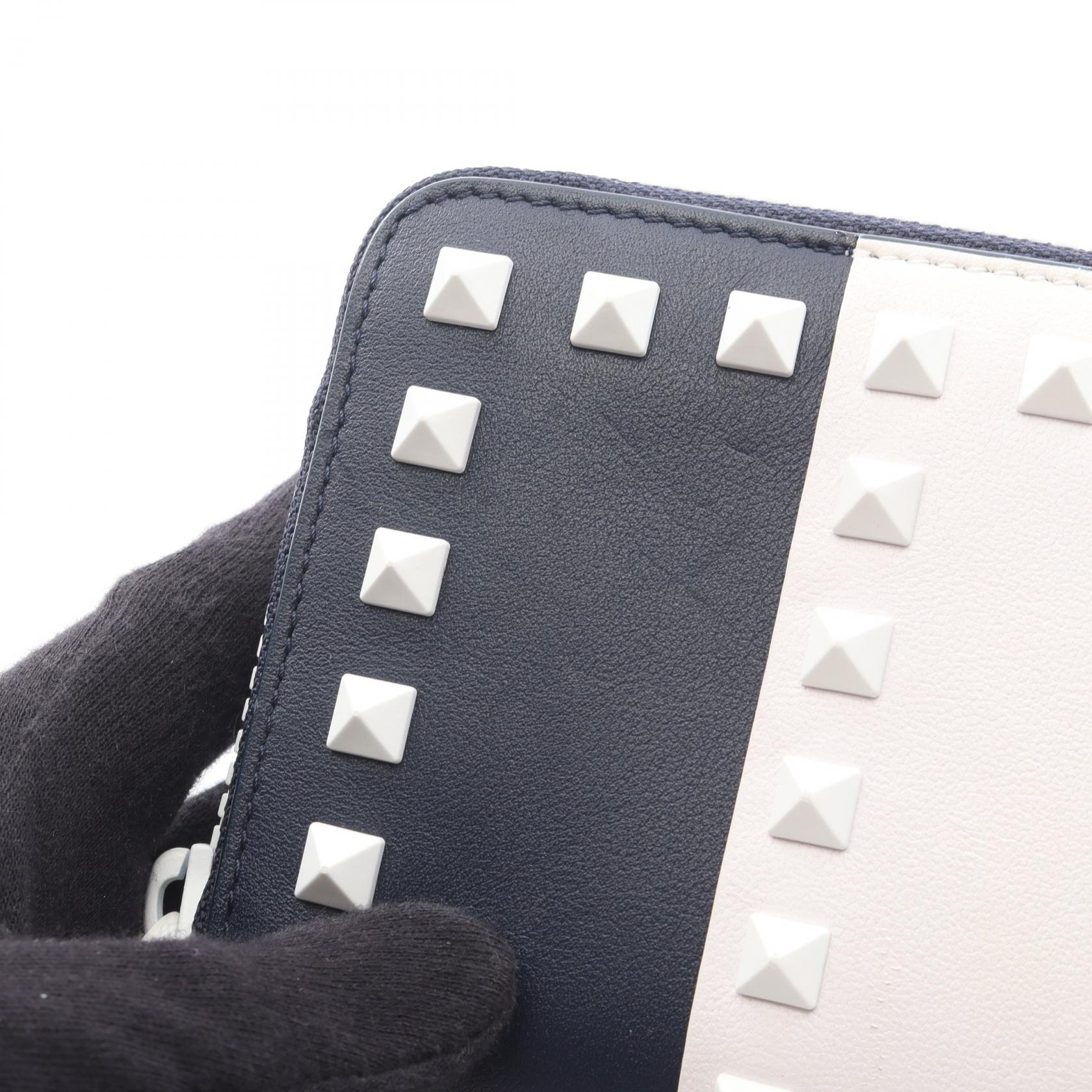 ヴァレンティノガラヴァーニ ロックスタッズ レザー長財布