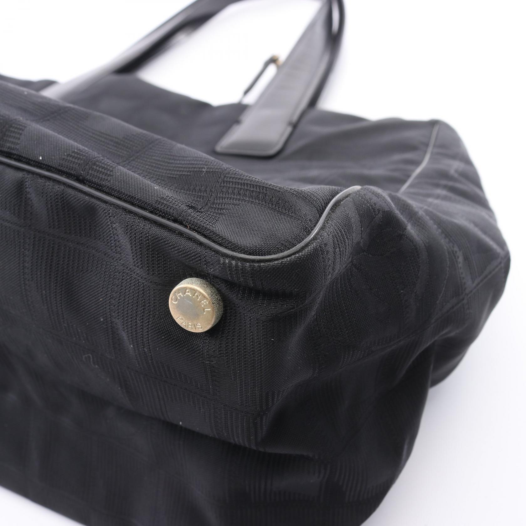 シャネル ニュートラベルライン ナイロンキャンバス トートバッグ