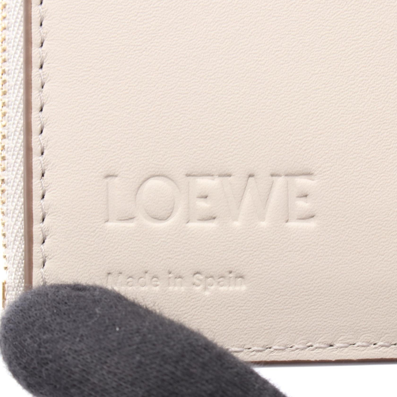ロエベ アナグラム レザー三つ折り財布