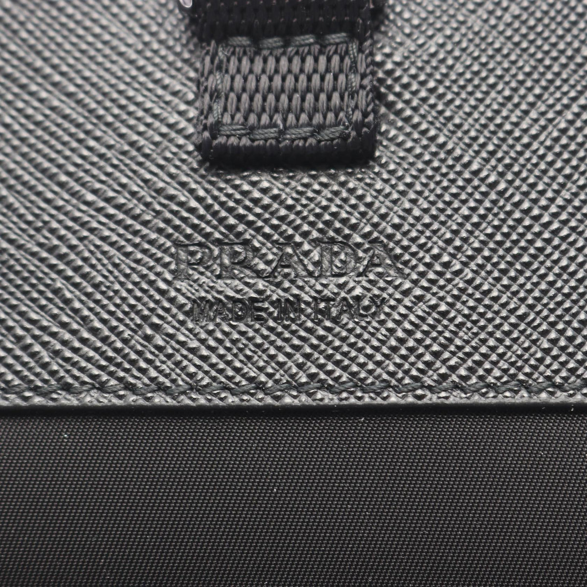 プラダ RE NYLON TESSUTO SAFFIANO ショルダーバッグ