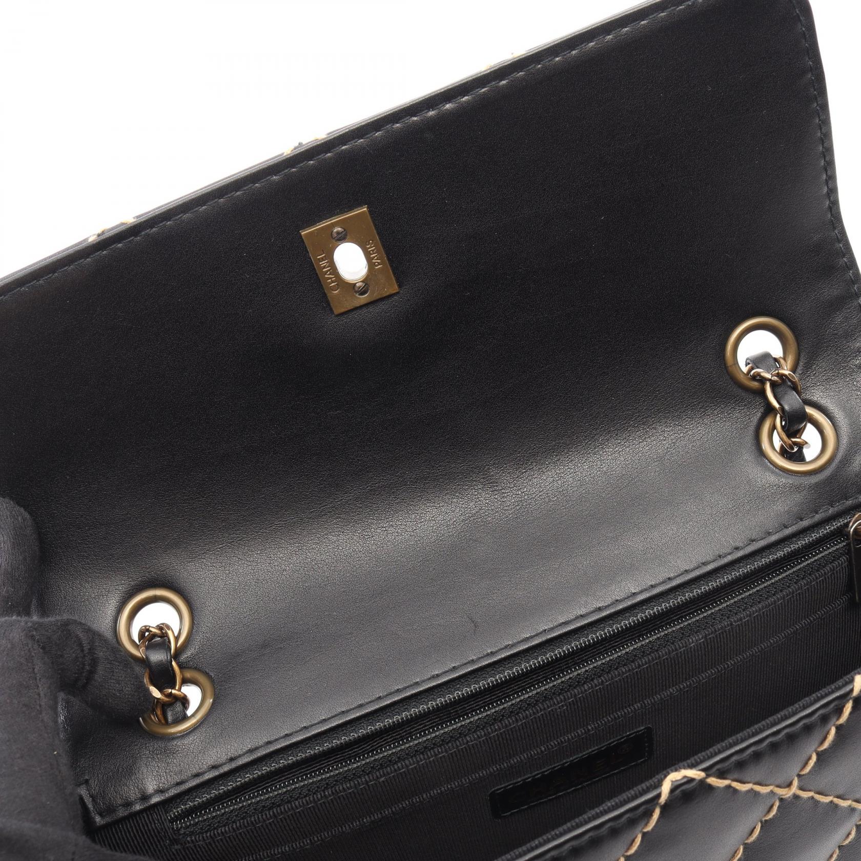 シャネル ワイルドステッチ レザーショルダーバッグ