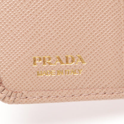 プラダ SAFFIANO TRIANG 二つ折り財布