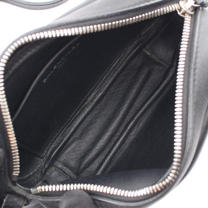 バレンシアガ EVERYDAY CAMERA BAG XS レザーショルダーバッグ