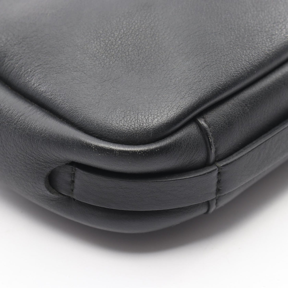 バレンシアガ EVERYDAY CAMERA BAG XS レザーショルダーバッグ