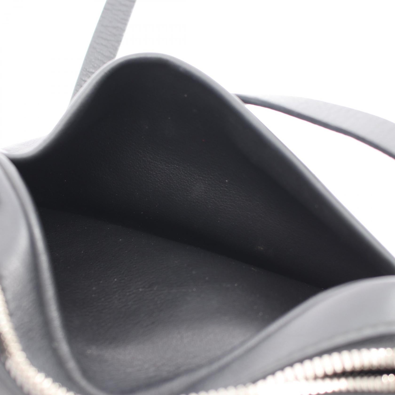 バレンシアガ EVERYDAY CAMERA BAG XS レザーショルダーバッグ