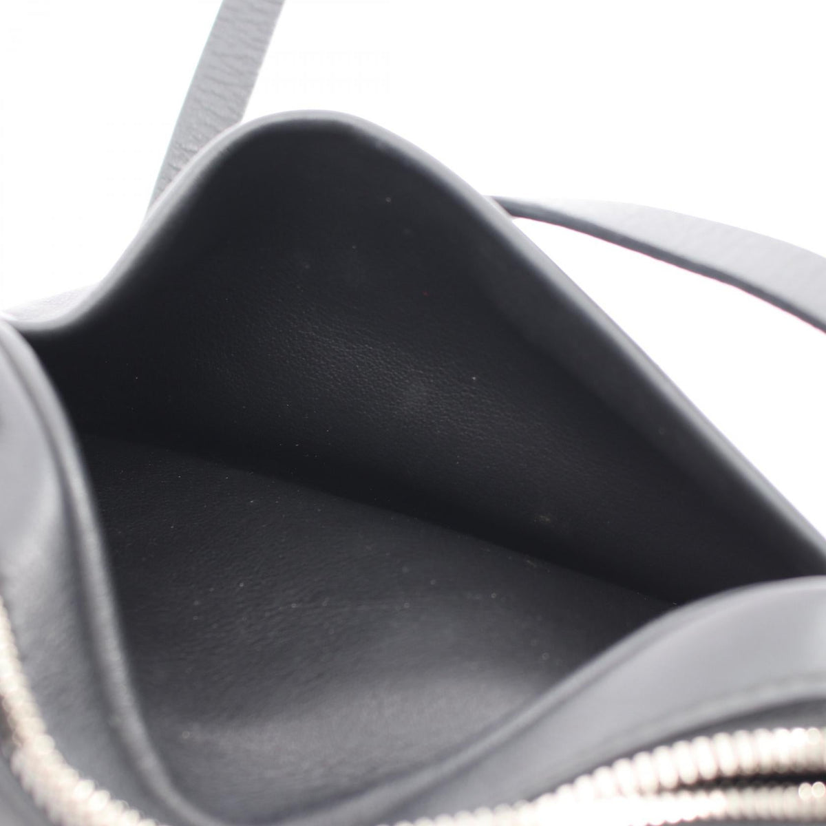 バレンシアガ EVERYDAY CAMERA BAG XS レザーショルダーバッグ