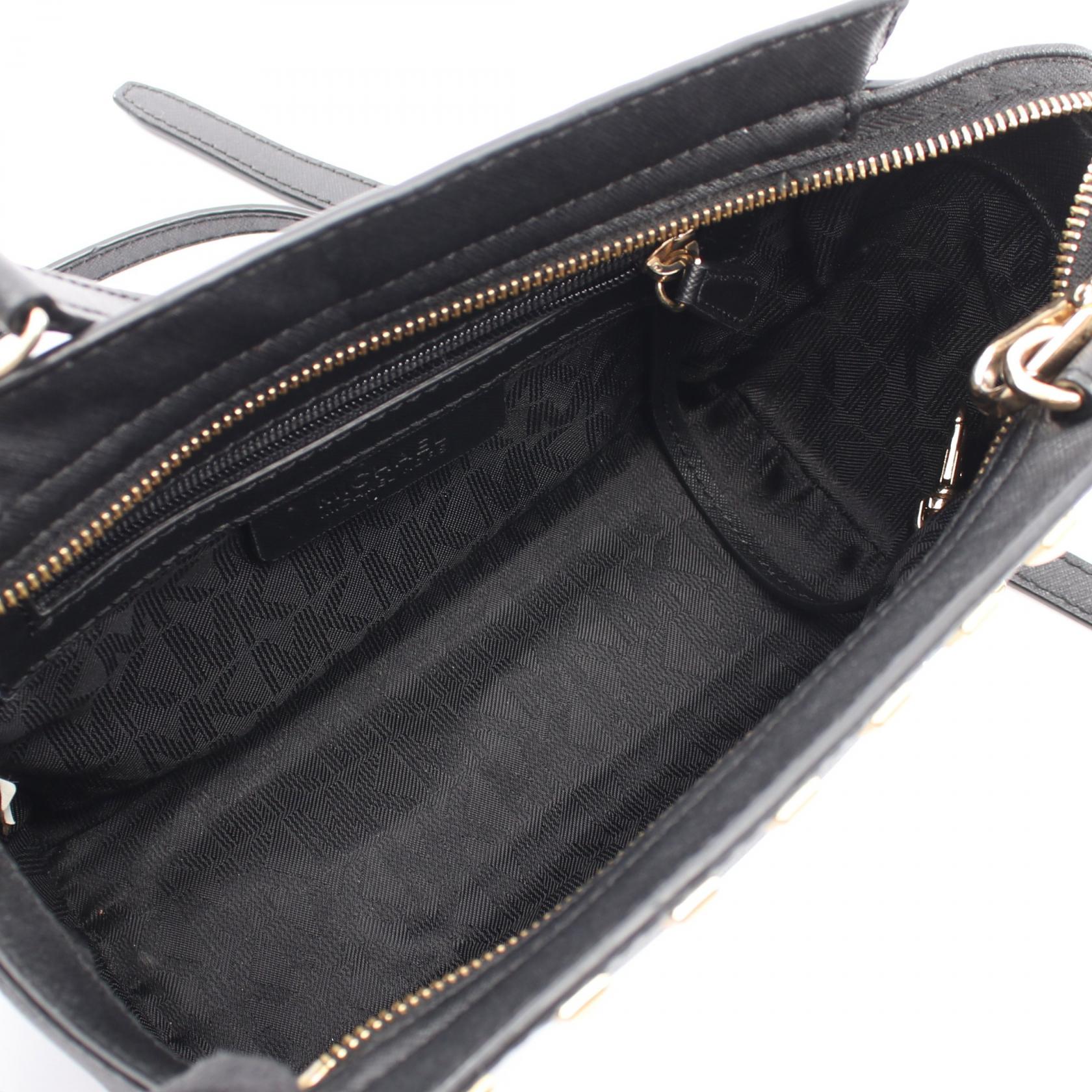 マイケルコース SELMA SUTUDDED MEDIUM MESSENGER レザーショルダーバッグ