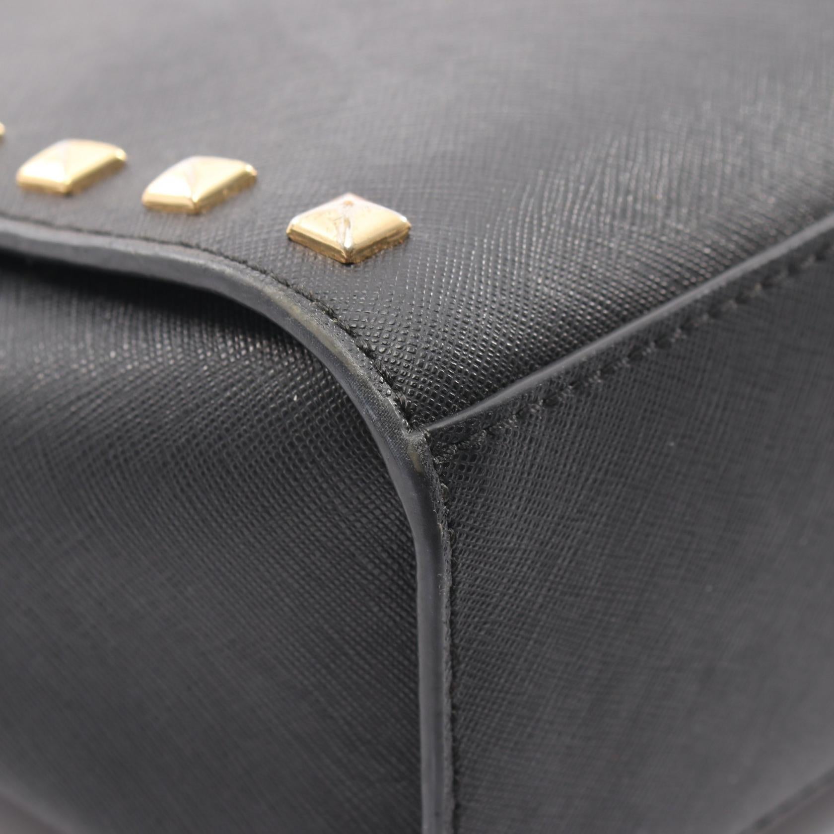 マイケルコース SELMA SUTUDDED MEDIUM MESSENGER レザーショルダーバッグ