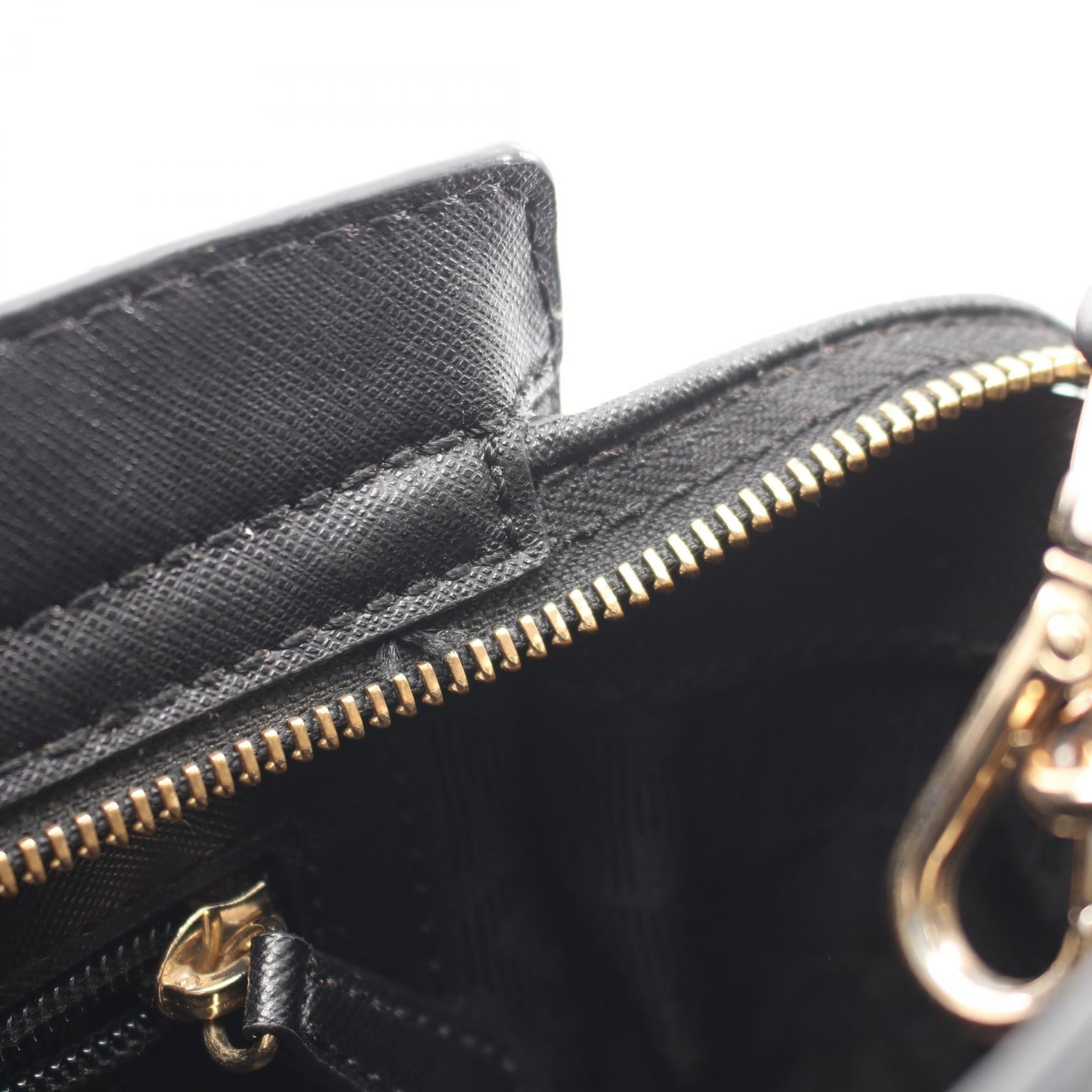 マイケルコース SELMA SUTUDDED MEDIUM MESSENGER レザーショルダーバッグ