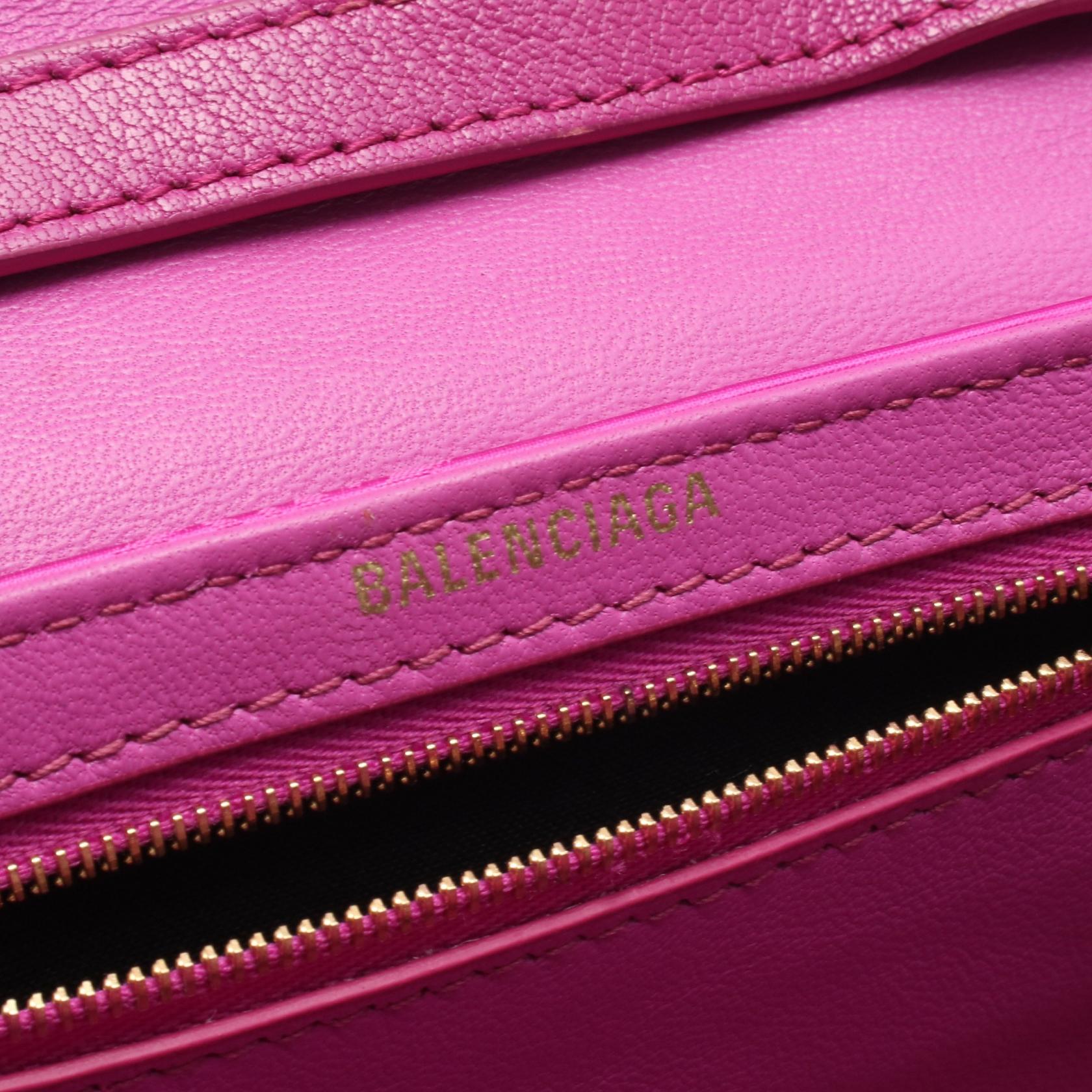 バレンシアガ MONOGRAM SHIFT WALLET ON STRAP キャンバス レザー ショルダーバッグ