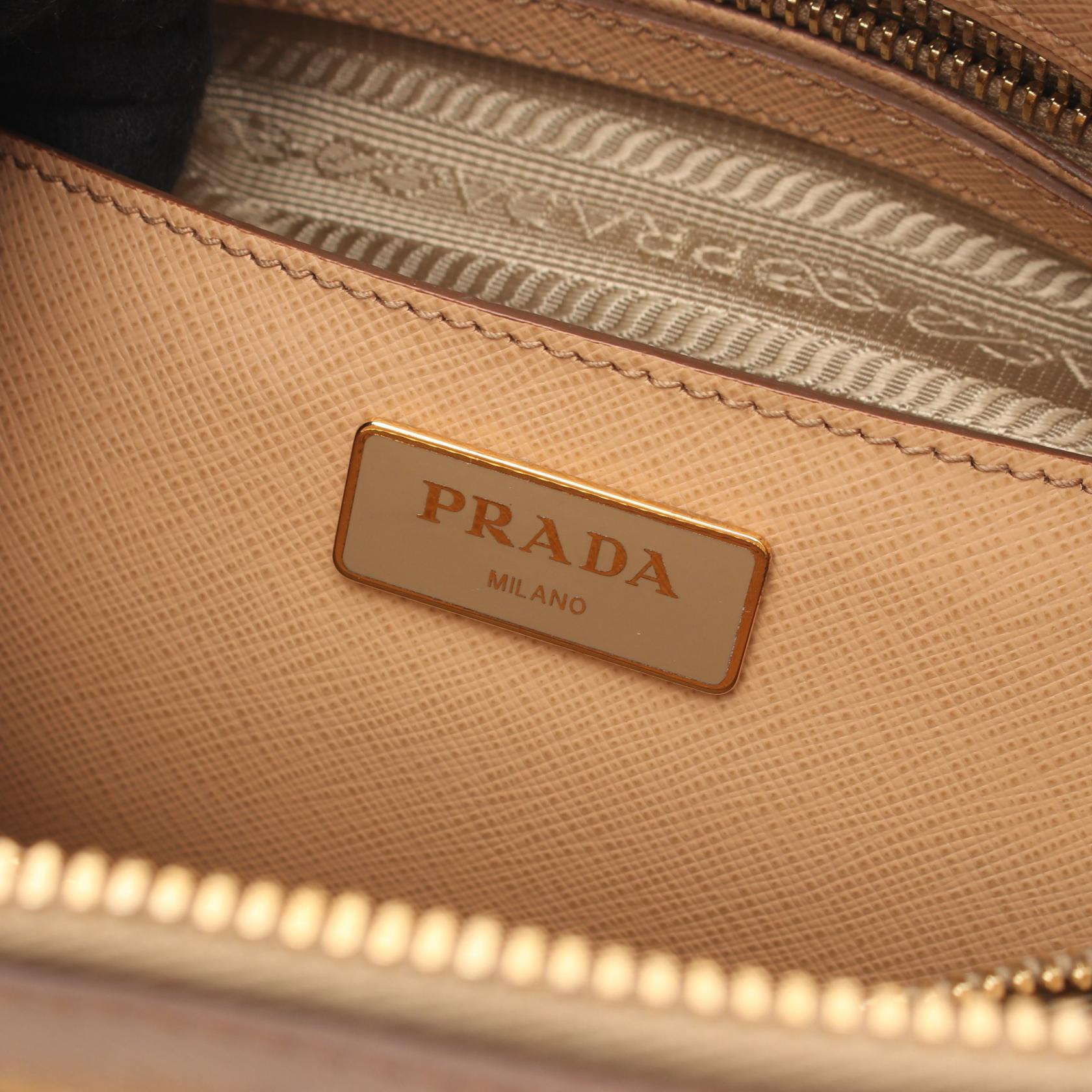 プラダ SAFFIANO LUX ハンドバッグ