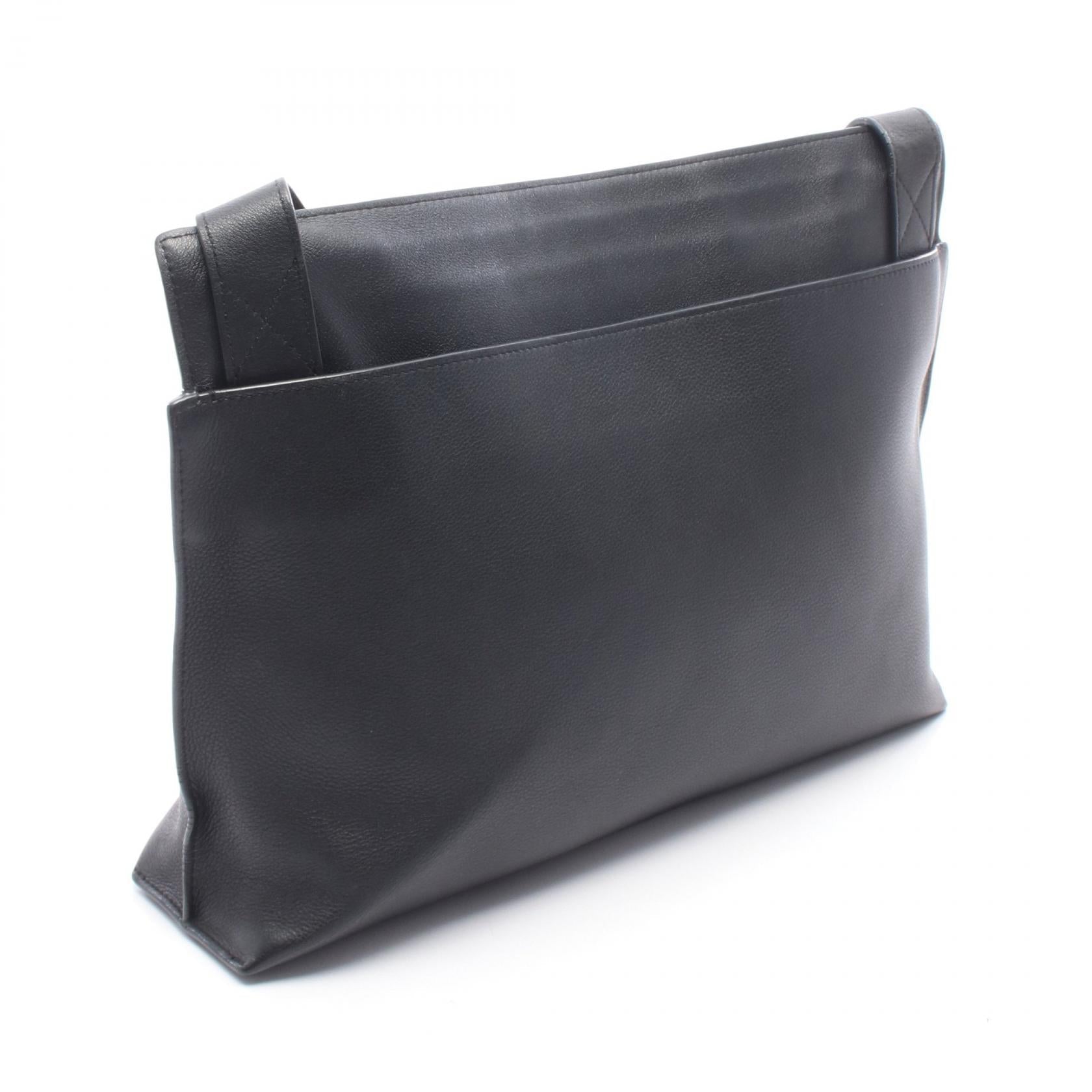 ロエベ T MESSENGER レザーショルダーバッグ