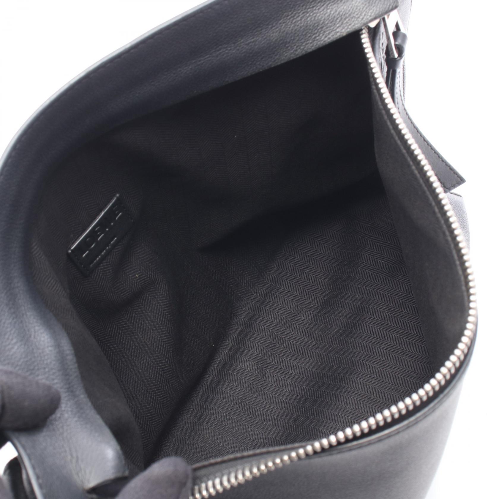 ロエベ T MESSENGER レザーショルダーバッグ