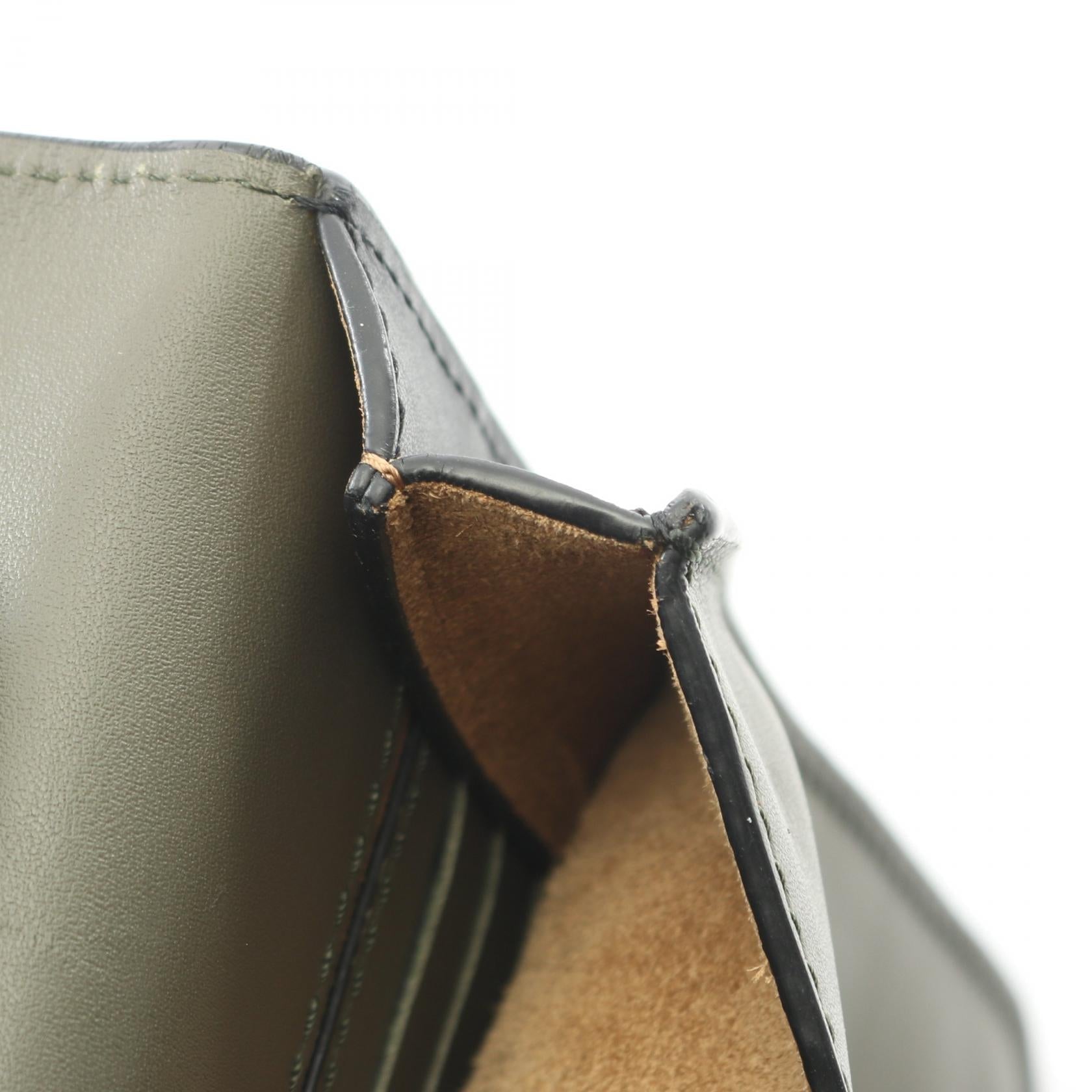ロエベ GUSSET FLAT CROSSBODY レザーショルダーバッグ