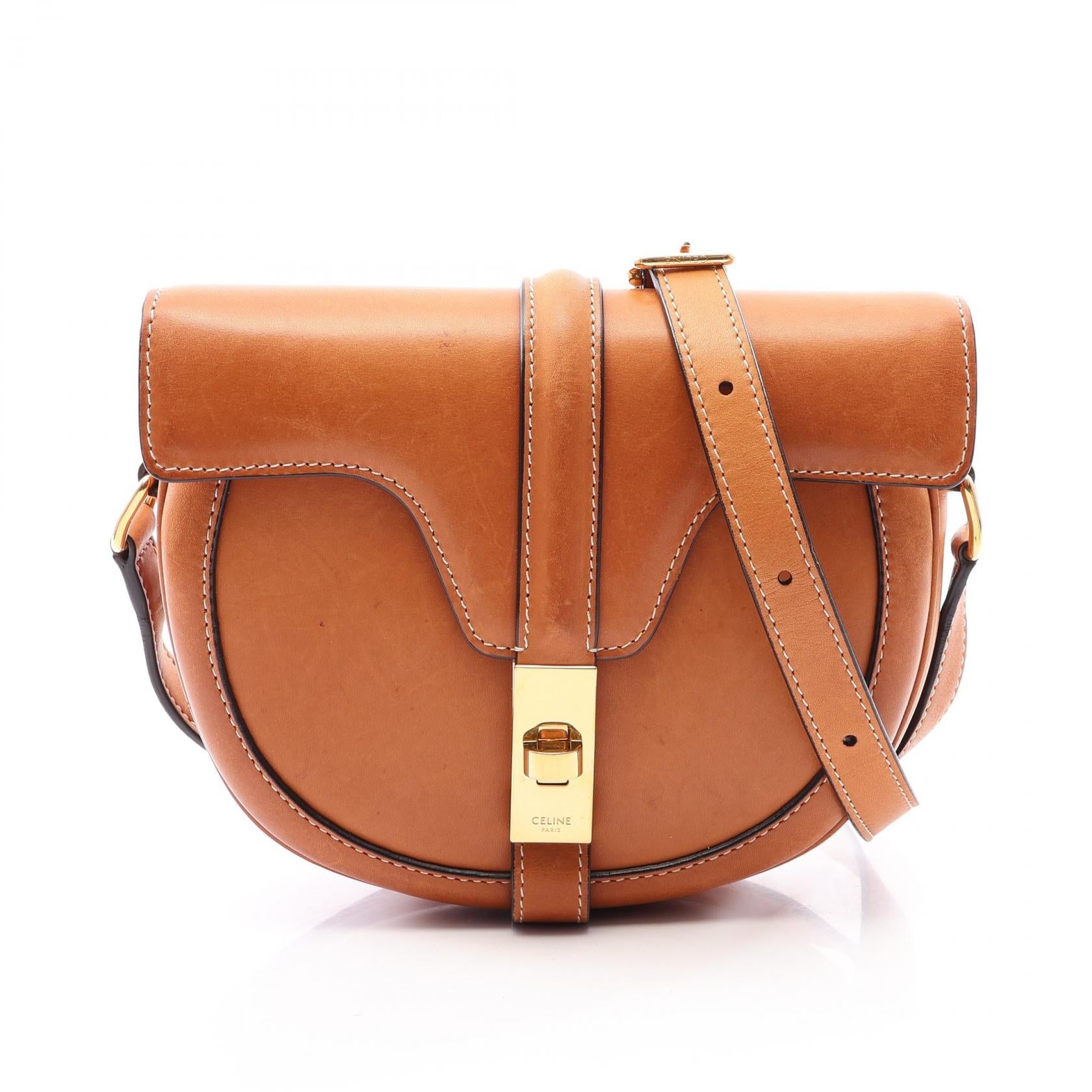 セリーヌ Small Besace 16 レザーショルダーバッグ