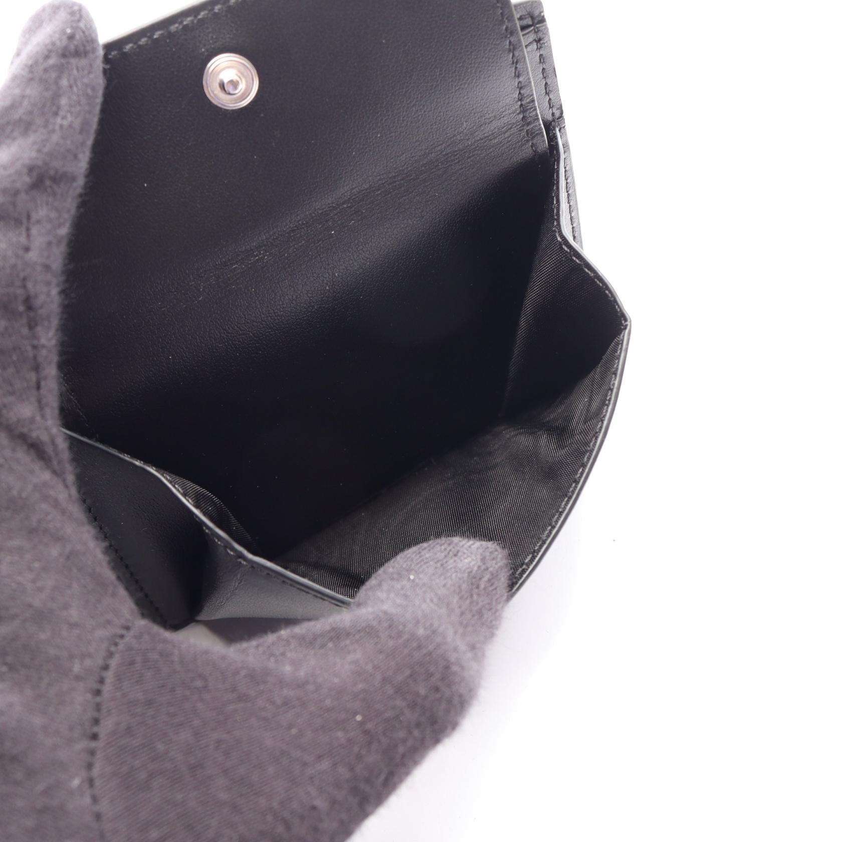 フェンディ Squared FF レザー二つ折り財布