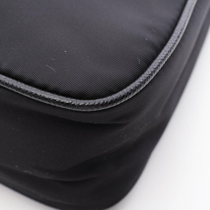 プラダ TESSUTO SAFFIANO Re-Edition 2005 Re-Nylon ハンドバッグ