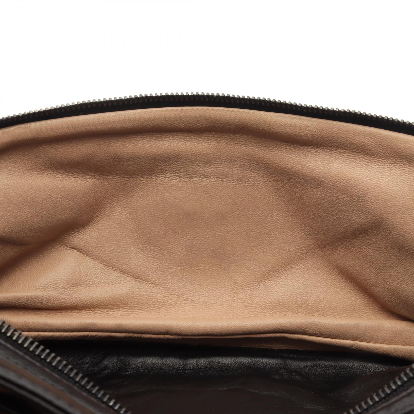 プラダ NAPPA ANTIQUE レザーショルダーバッグ