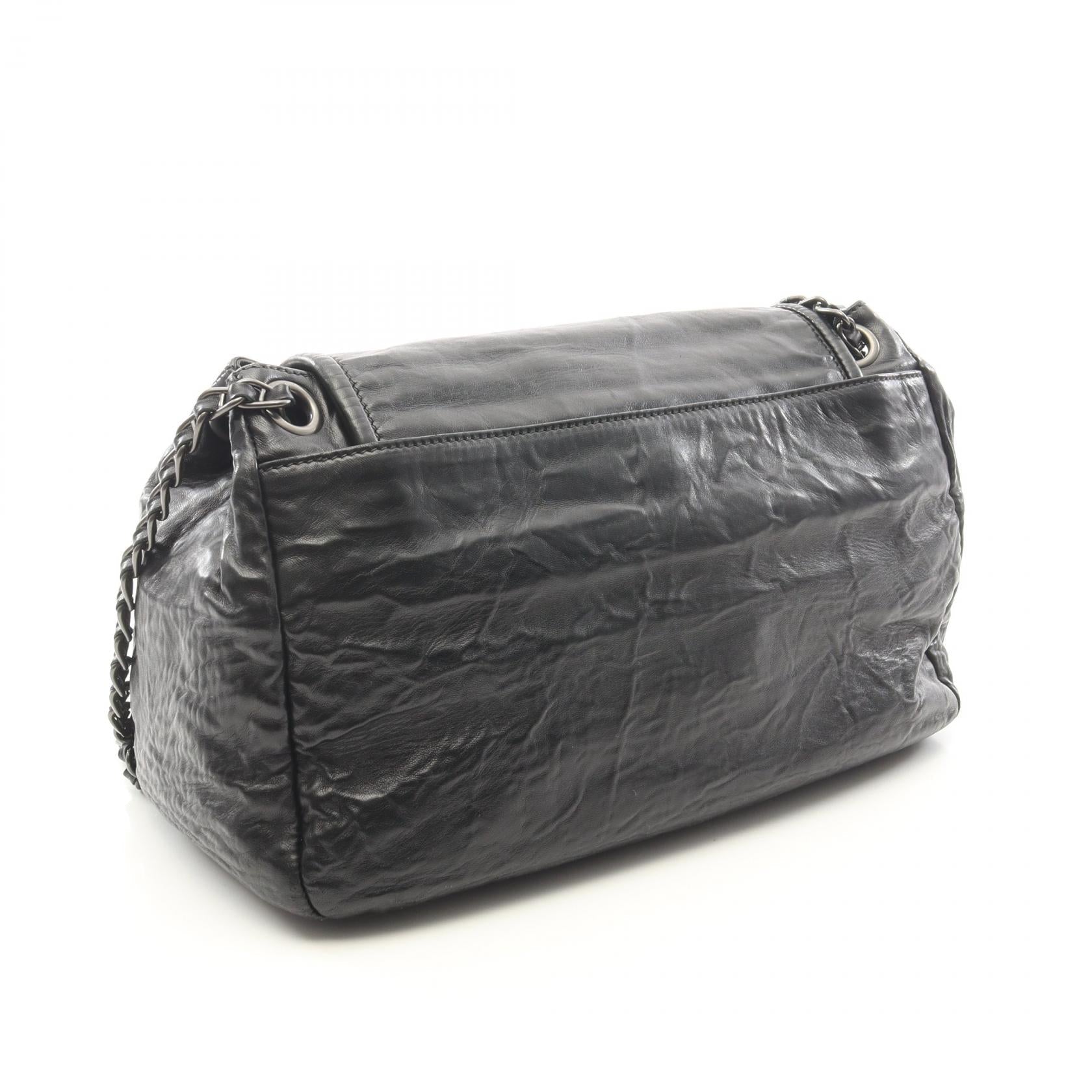 プラダ NAPPA ANTIQUE レザーショルダーバッグ