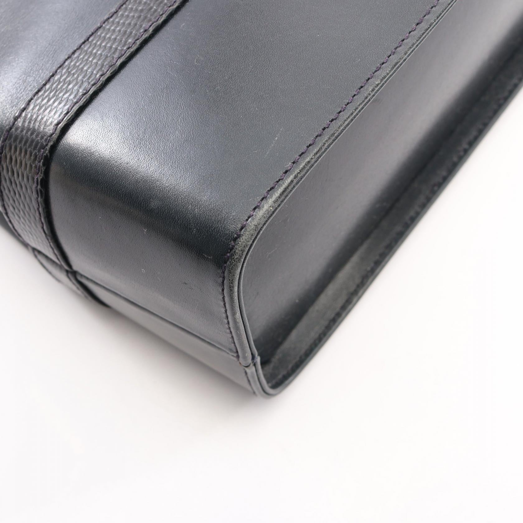 サルヴァトーレ フェラガモ ヴァラ レザーショルダーバッグ