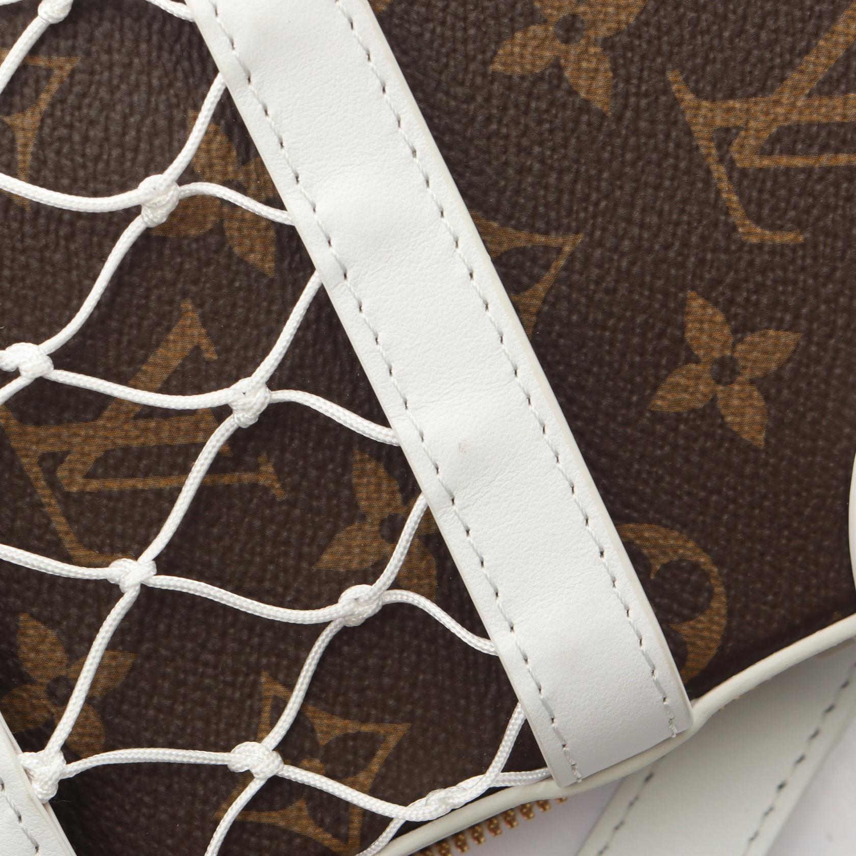 ルイヴィトン LV × NBA ソフトトランク フォーンボックス モノグラム ウエストバッグ