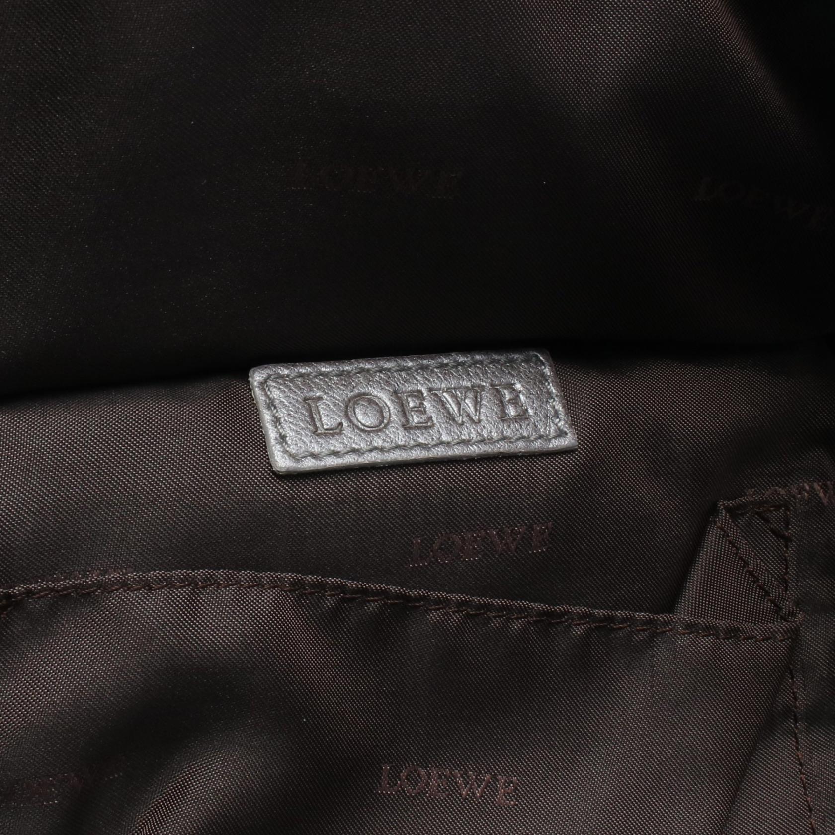ロエベ ナッパアイレ レザーハンドバッグ