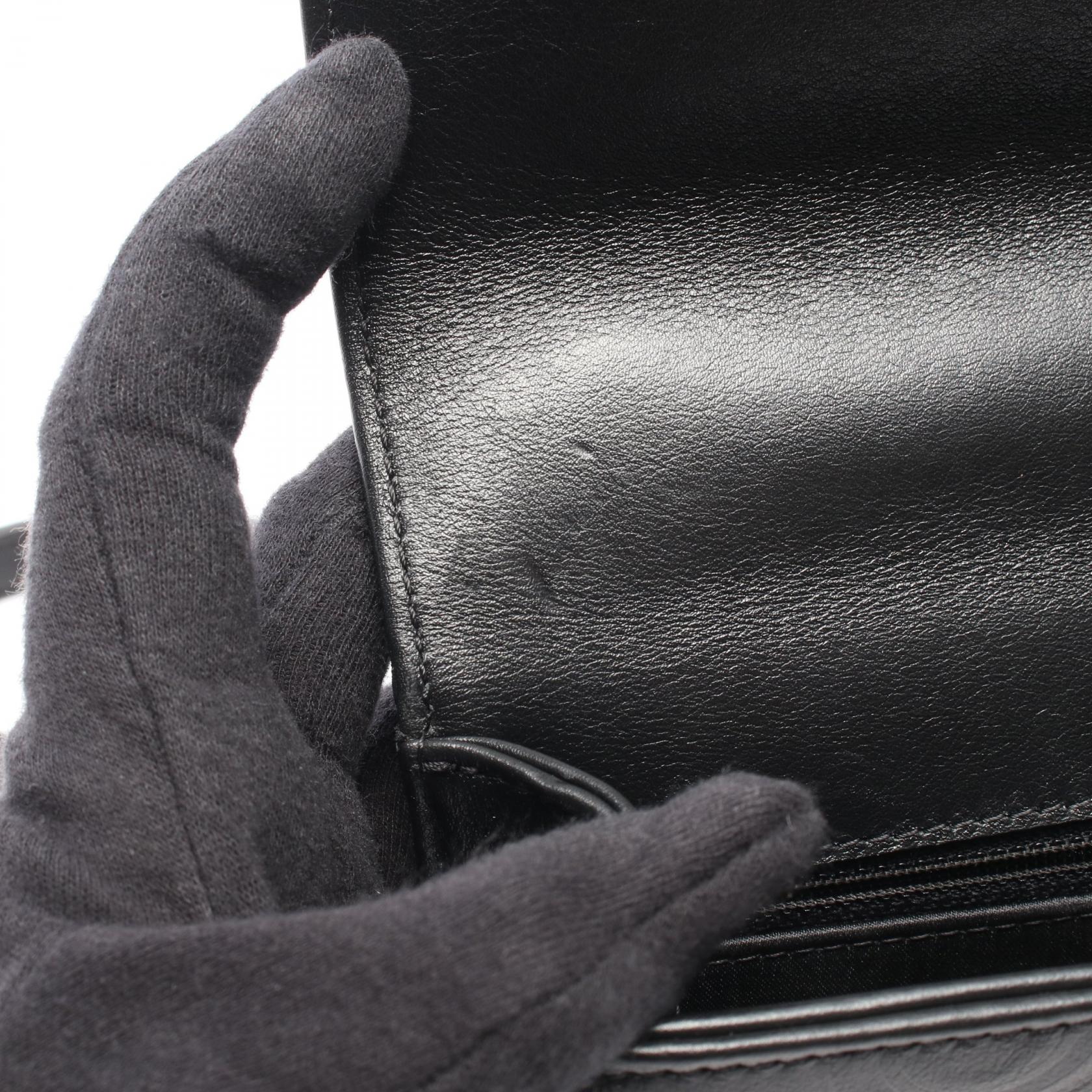シャネル COCOエンボス レザー ショルダーバッグ