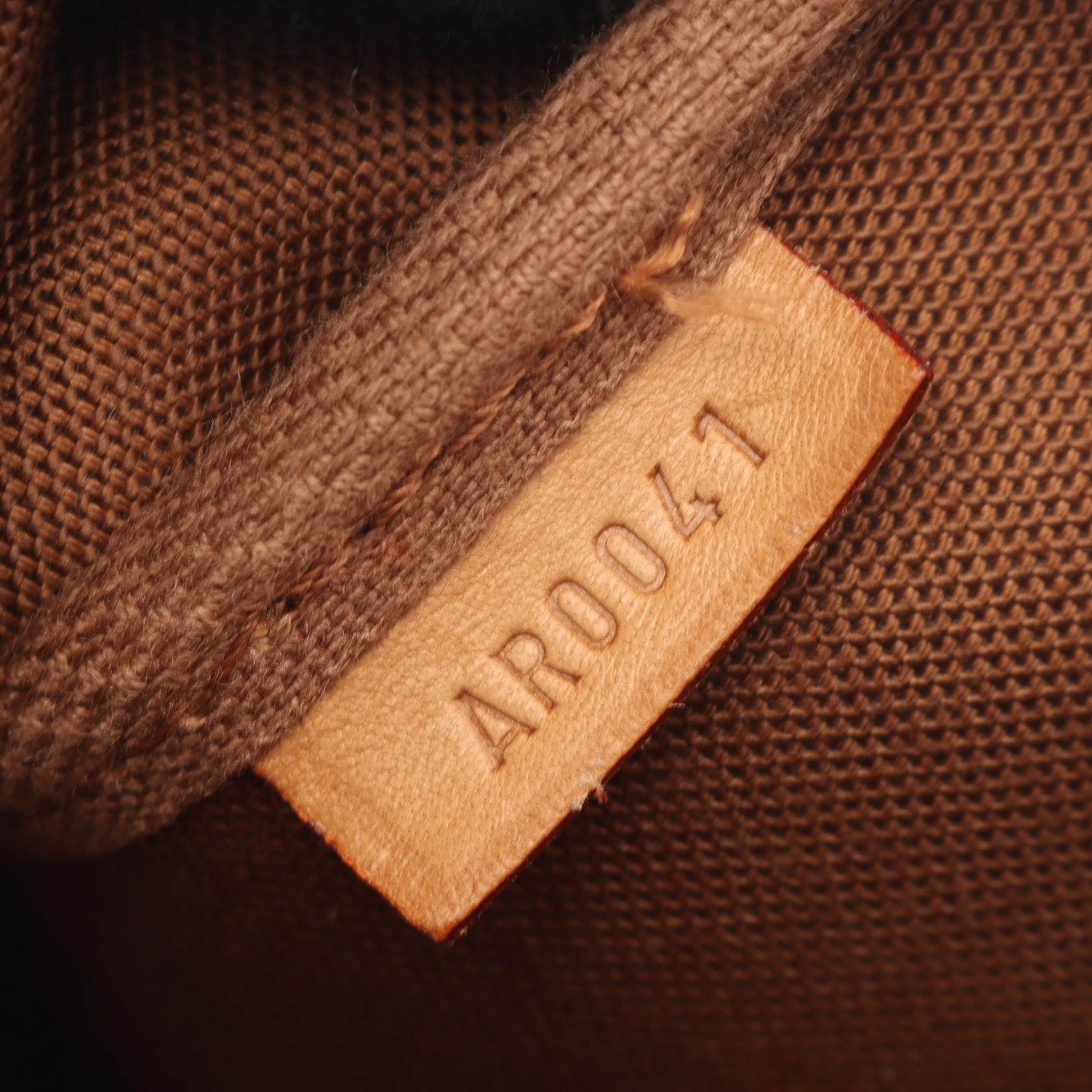 ルイヴィトン ポシェットアクセソワール モノグラムグラフィ ハンドバッグ