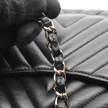 シャネル シェブロンVステッチ ラムスキン ショルダーバッグ