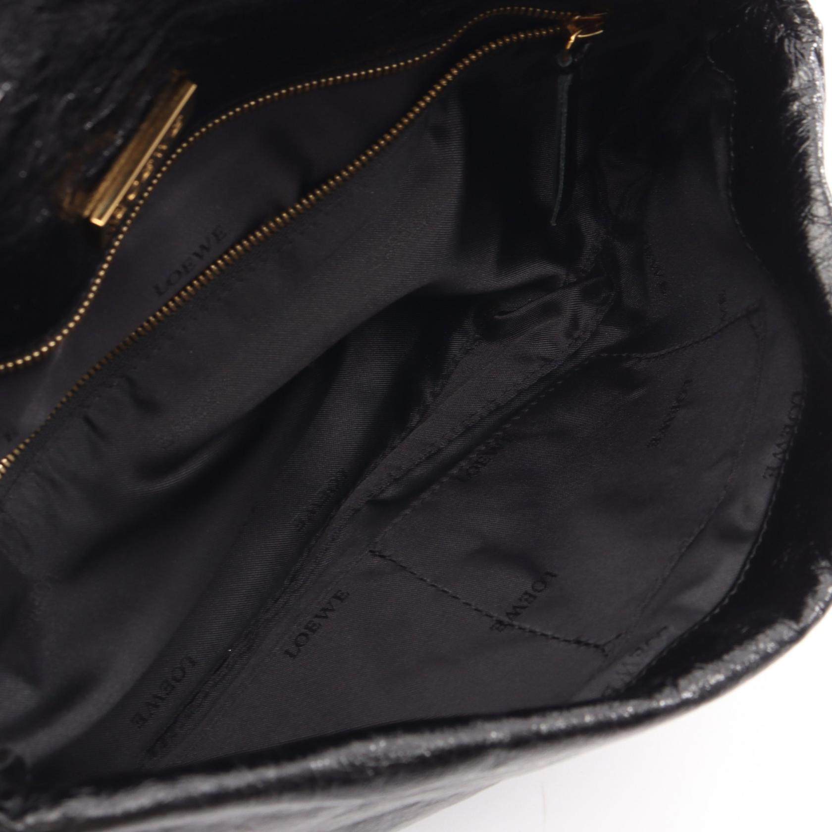 ロエベ ツイステッドノット レザークラッチバッグ
