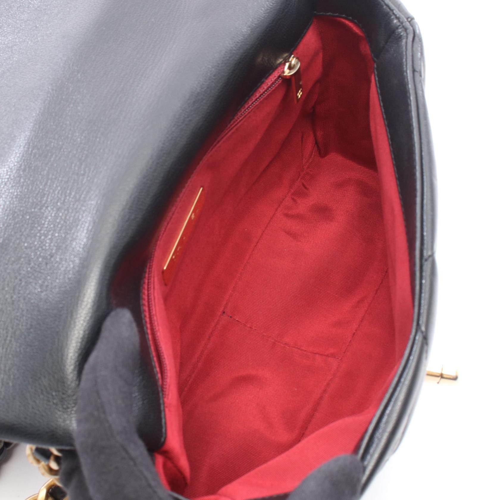シャネル 19 マトラッセ レザー2WAYショルダーバッグ