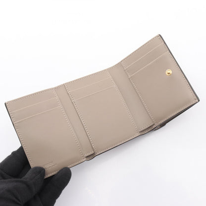 フェンディ FFダイヤモンド レザー三つ折り財布