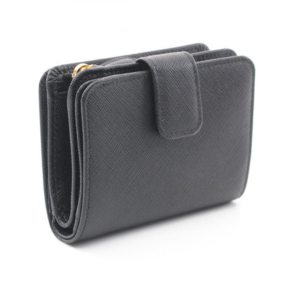 プラダ SAFFIANO TRIANG 二つ折り財布
