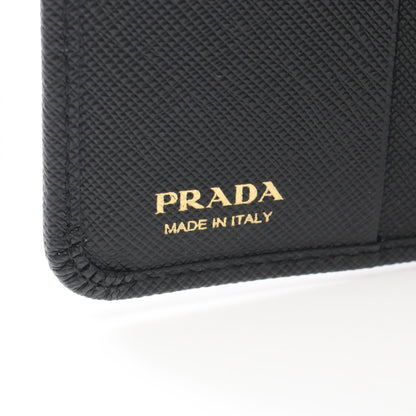 プラダ SAFFIANO TRIANG 二つ折り財布
