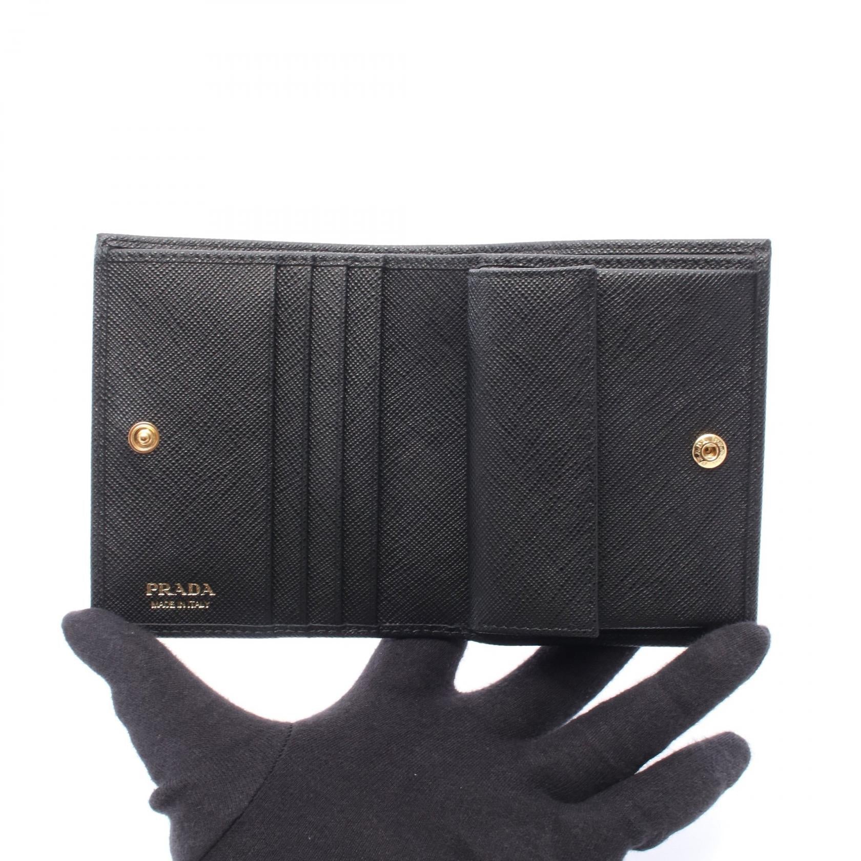 プラダ SAFFIANO METAL レザーウォレット
