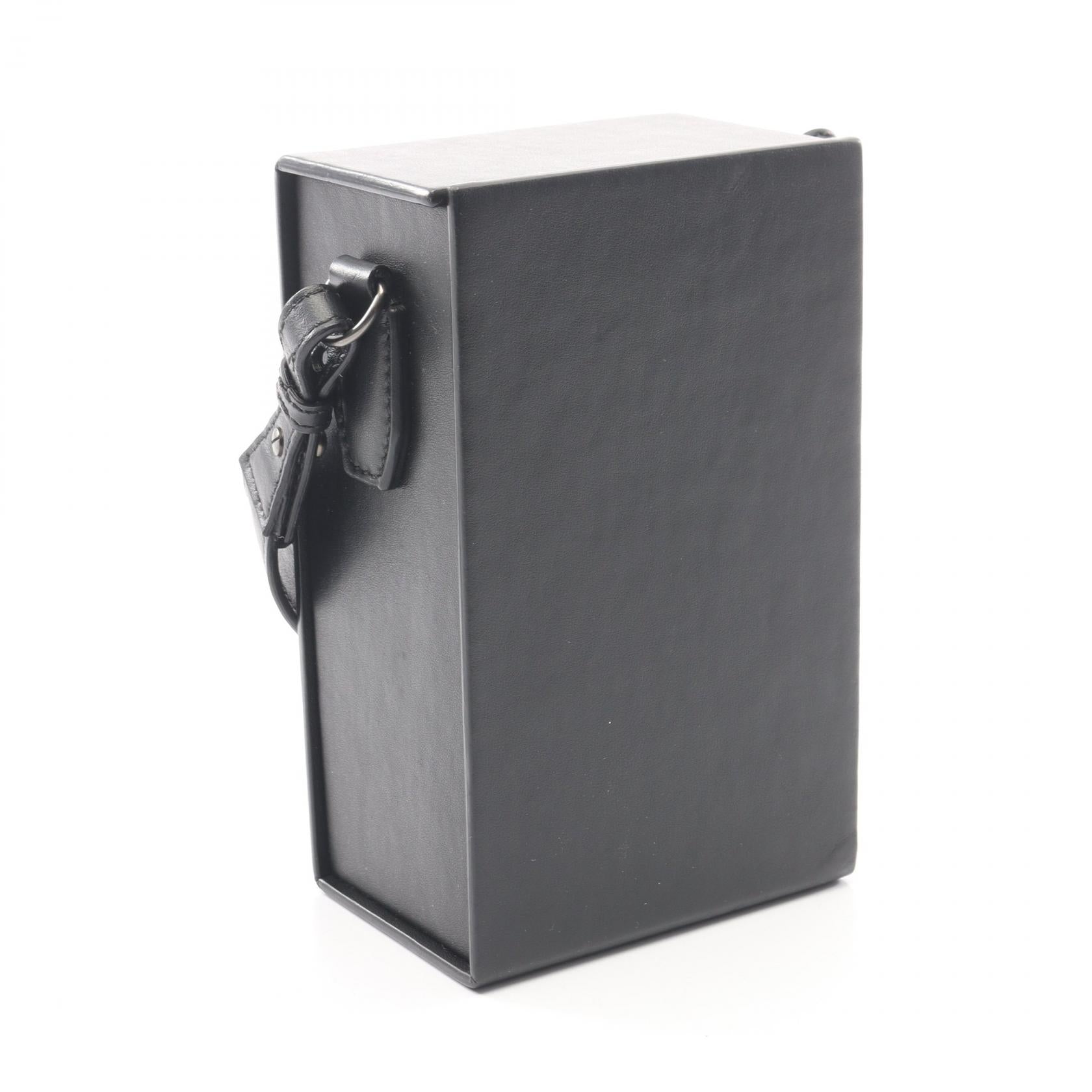 フェンディ レザーショルダーバッグ