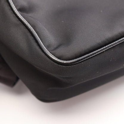 プラダ RE-NYLON TESSUTO SAFFIANO ナイロンレザーショルダーバッグ