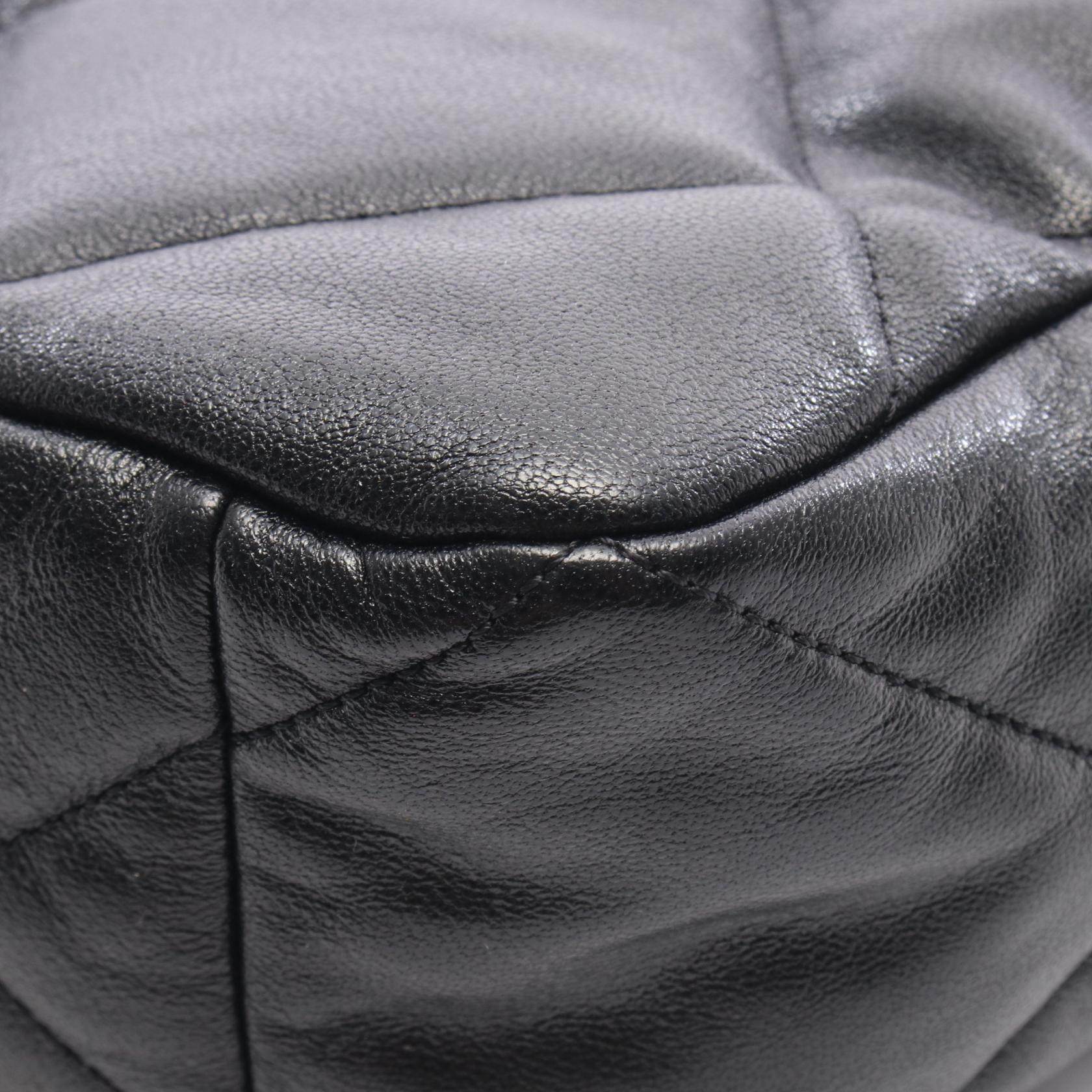 シャネル 19 マキシ レザー2WAYショルダーバッグ