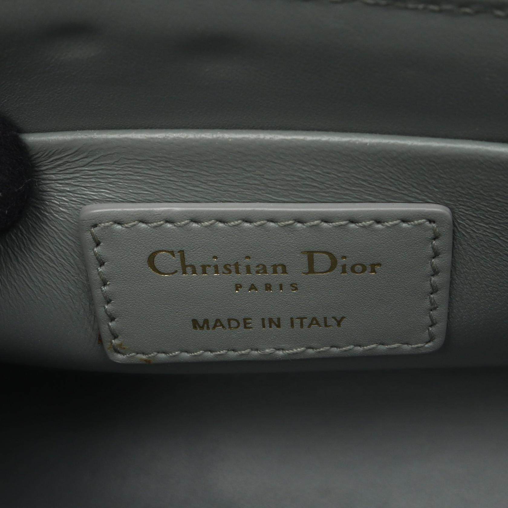 ディオール 30 MONTAIGNE レザーショルダーバッグ