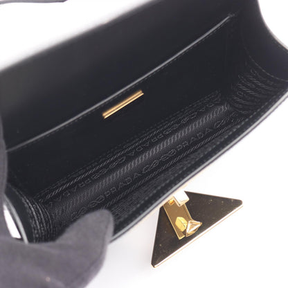 プラダ エムブレム BOX CALF ショルダーバッグ