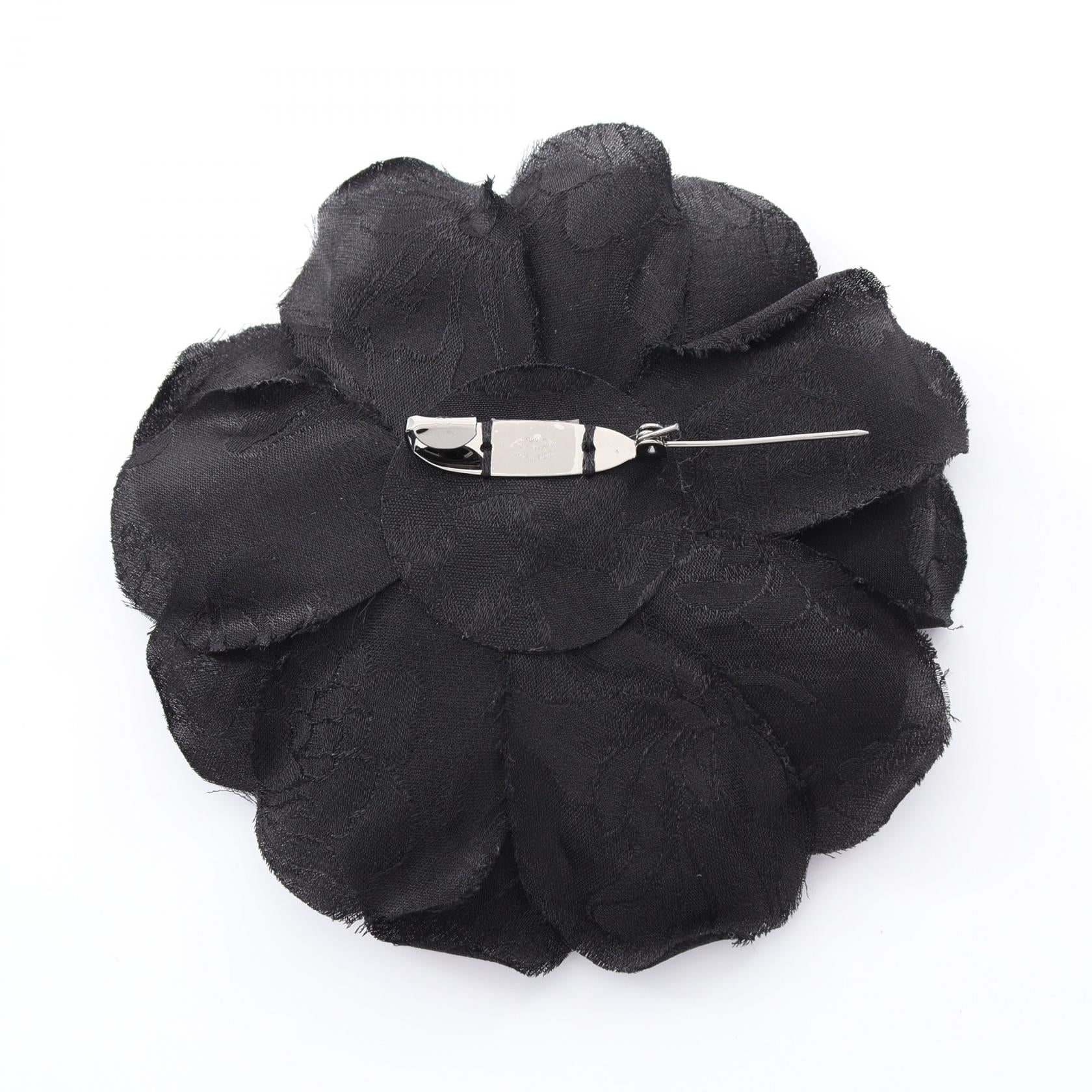 シャネル カメリア シルク ブローチ