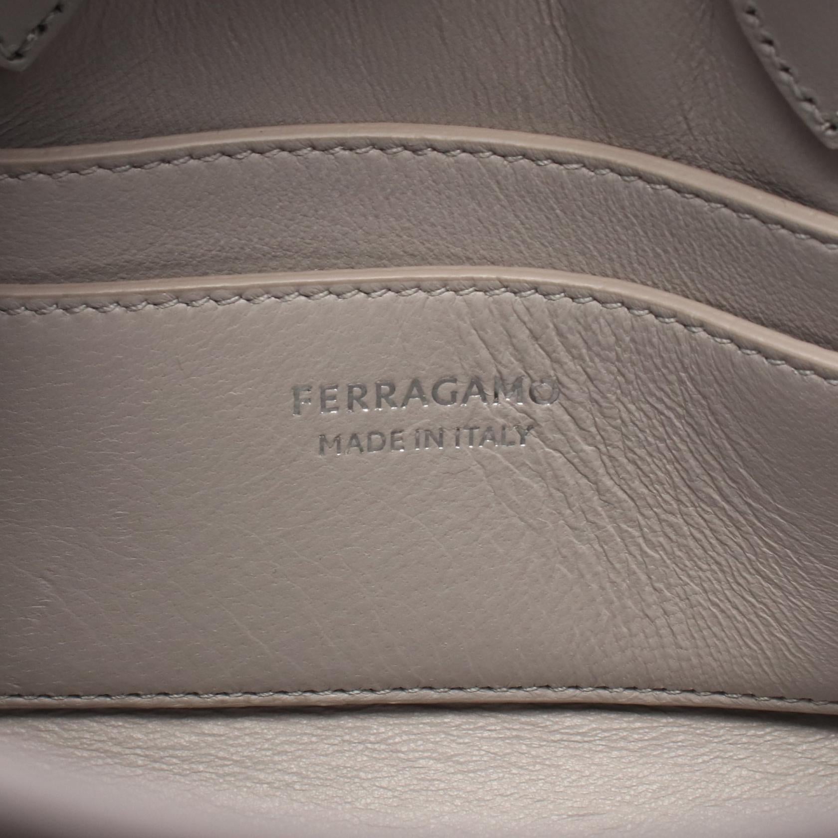 サルヴァトーレ フェラガモ HUG スエード 2WAY バッグ