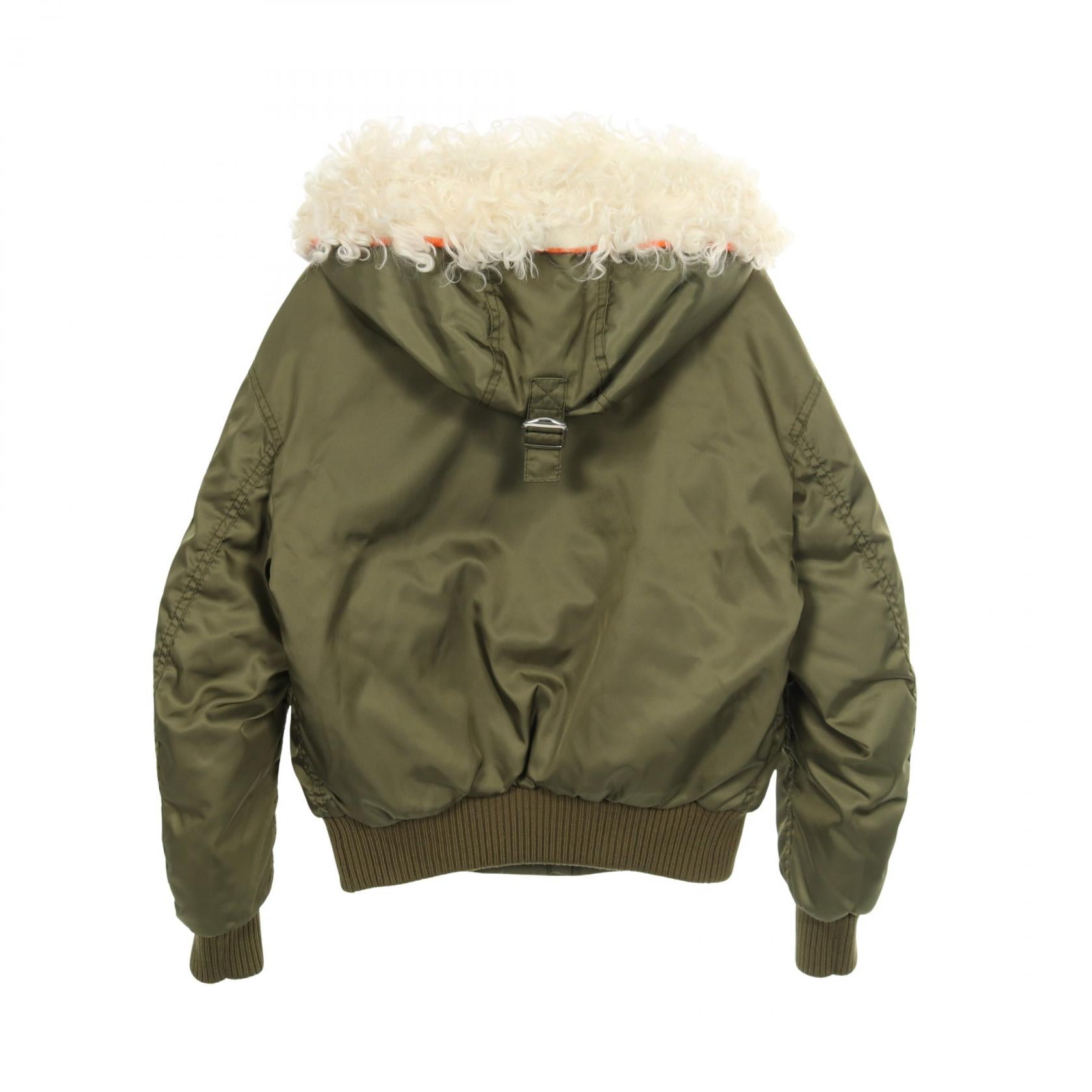ミュウミュウ ナイロンダウンジャケット