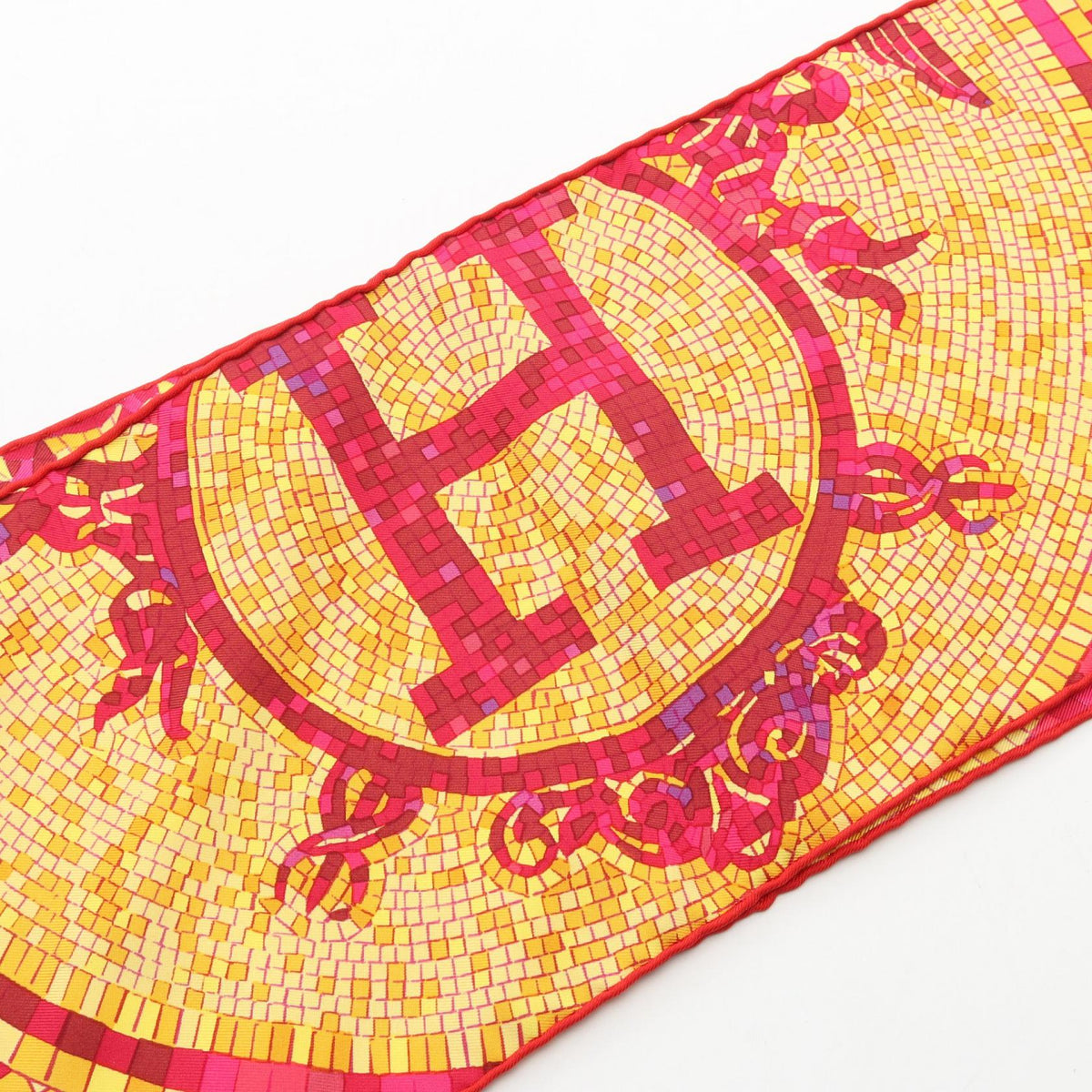 エルメス MOSAIQUE AU 24 シルクスカーフ