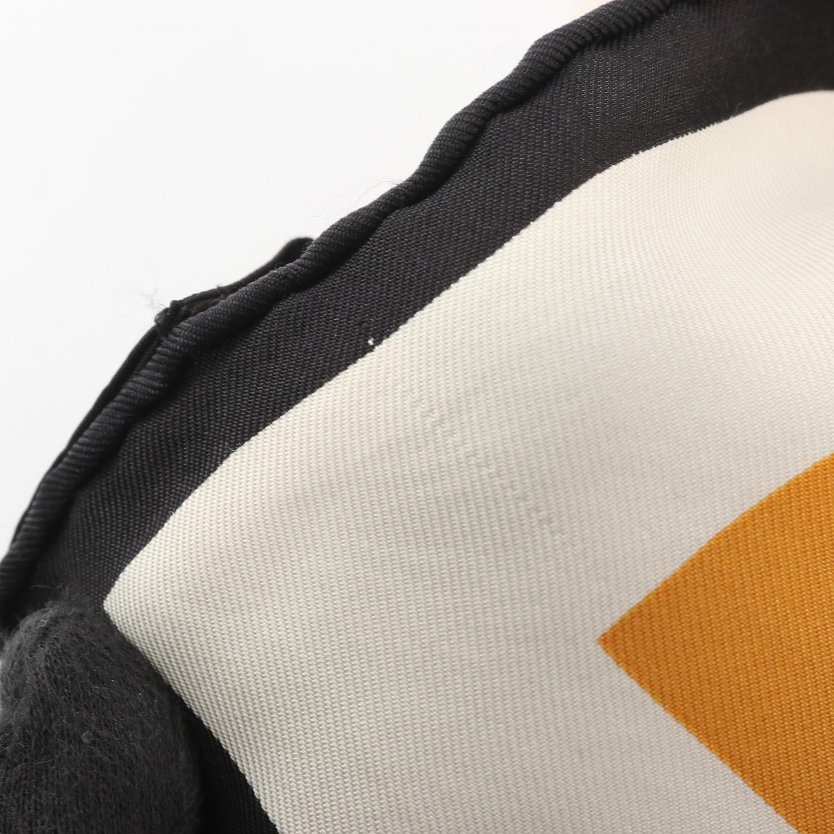 エルメス カレ90 Lettres au Carre シルクスカーフ