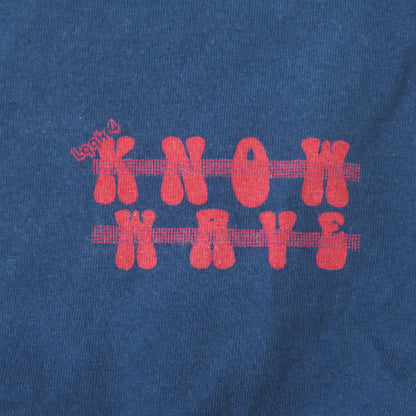 KNOW WAVE × LQQK STUDIO ロゴ Tシャツ