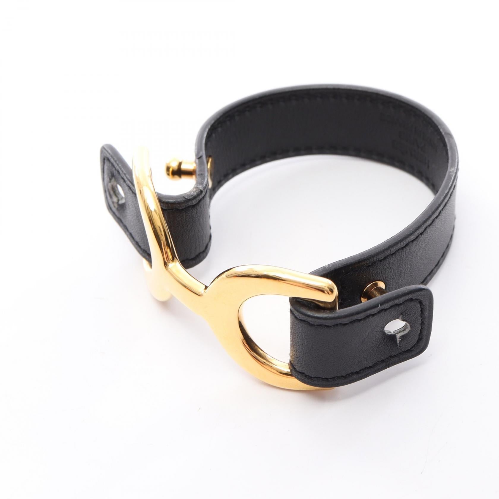 エルメス パヴァーヌ レザー バングル