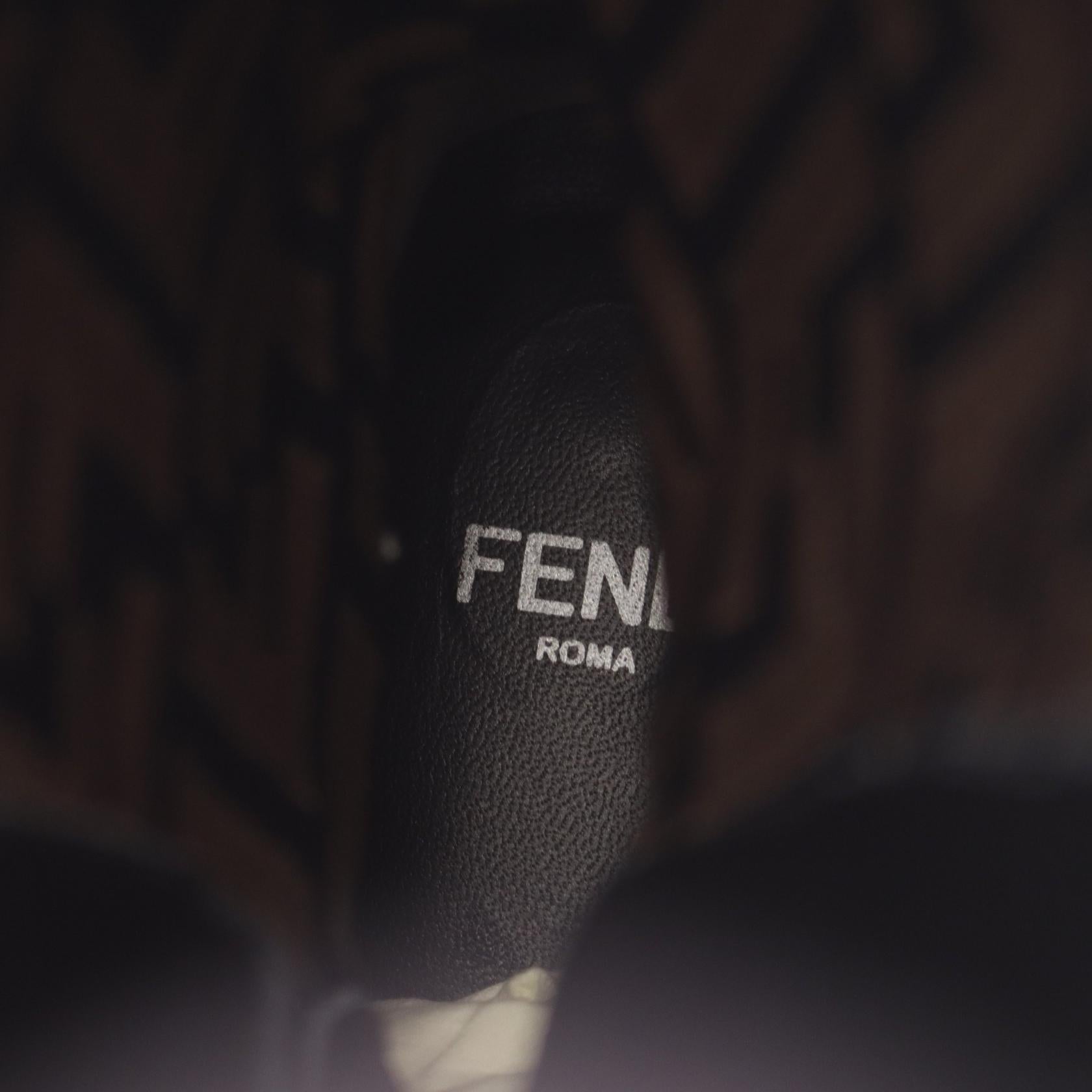 フェンディ ズッカロングブーツ